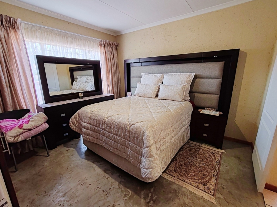 2 Bedroom Property for Sale in Potchefstroom North West